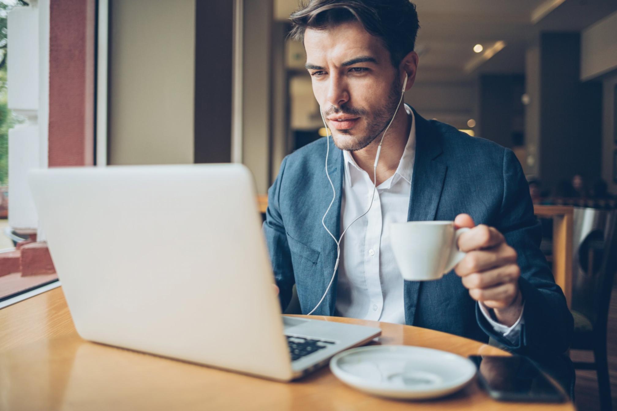 Yatırım stratejileri ve pratik uygulamalar üzerine çalışma ortamı